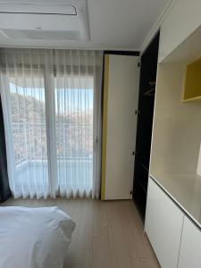 Yangyang Ocean sketch 24k