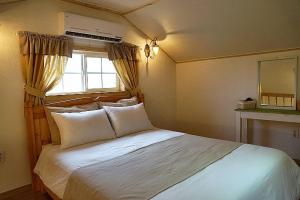 Pension on the Sea Shore in the Bosom Department Byeonsanbando