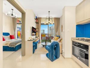 Modern High-Floor Apartment with Burj Khalifa View by Dejaview Stays