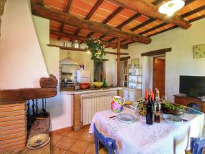 Rustic Holiday Home in Ortignano with Swimming Pool