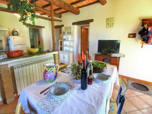 Rustic Holiday Home in Ortignano with Swimming Pool