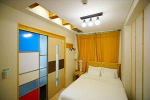 Jeonju Hanok Maeul Pungkyeong Guest and Hotel