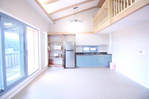 Mongsanpo High Beach Pension