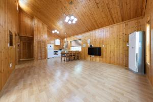 Gangneung Yasaenghwa Maeul