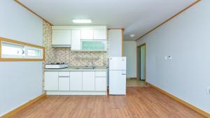 Bongmisan Gyegok Yedang Pension