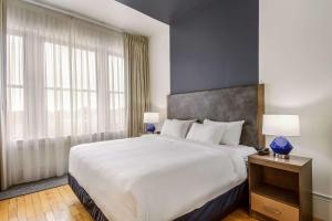 King Room with Harbor View - Non-Smoking room in New Bedford Harbor Hotel Ascend Hotel Collection
