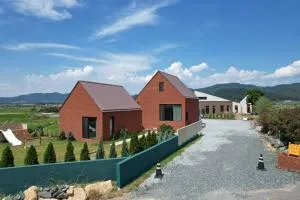 Yeongam Soso Gonggam Private Pool Villa - Jangheung