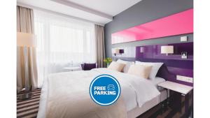 Single Room with Bath room in Park Inn by Radisson Katowice