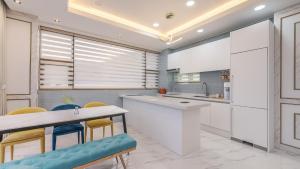 yongdeok marryel poolvilla