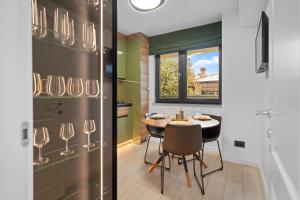 High-end Studios close to Old Town