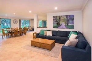 Beach & Trees, beachfront Siesta Park - Carbunup