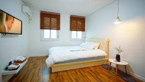 Jeonju Deokindang and Soo House Pension