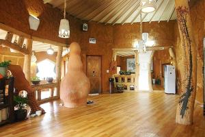 Buan Bbalgan Jibung Pension