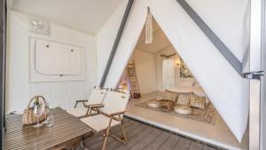 Daebudo On the Beach Pool Villa