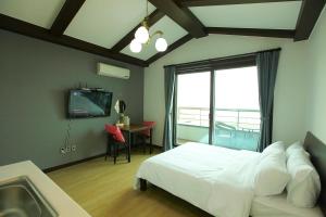 Anmyeondo You and I Pension