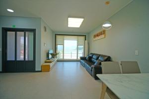 Beautiful Mohang Private Pension