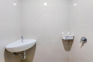 Good Deal and Homey Studio Apartment at B Residence By Travelio