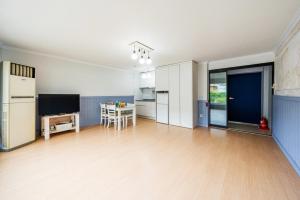 Ganghwa Bridge House