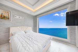 Samcheok white romantic pension