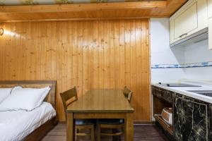 Buan Solhayng Bada Pension