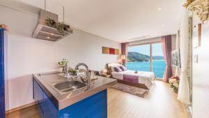 Geoje For bridge pension