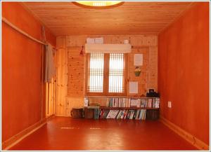 Jeonju Hanok Manhwajeong Hansik Babsang