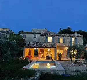 Maison de charme avec piscine - La Rochegiron