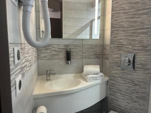 Hotels Val Hotel Montbeliard Sud : photos des chambres