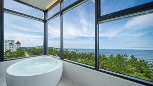 Gangneung Grande Mare Pool Villa