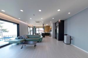 Sacheon Bileong Pool Villa Pension