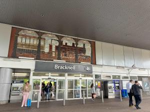 Chic Studio in Bracknell at convenient location
