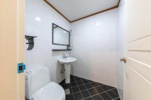 Sokcho White Lighthouse Pension