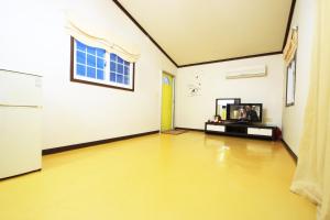 Manripo Sandeulae Aegyeon Pension