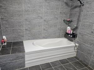 Yeongdeok Haeparang Road Pension