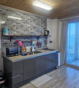 Yeongdeok Haeparang Road Pension