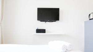 Best Choice and Cozy Stay Studio at Puncak Kertajaya Apartment By Travelio