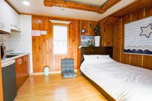 Taean Anmyeondo Sydney Pension