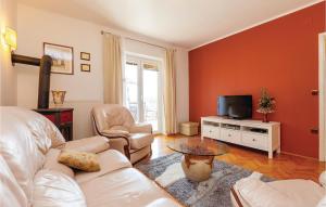 Stunning Apartment In Jadranovo With Wifi 
