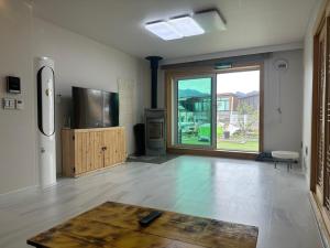 Sokcho Ulsanbawi Bed and Breakfast