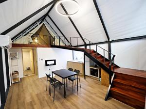 Yeongam Rock On Glamping and Caravan