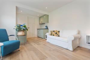 Blue Oasis Cottage - Free Parking