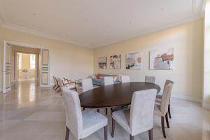 Timeless Elegance in Paris