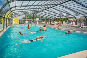 Campings Camping 4 etoiles - Parc aquatique - eeiagf : photos des chambres
