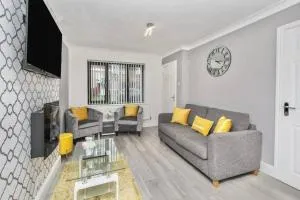 Family Friendly Gem in Liverpool with Parking - 西部德比