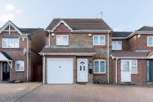 3-Bed Sanctuary, Free Parking - Barking Riverside