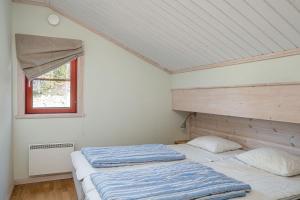 Pets OK | Ski-inout | Ski shed | Wood stove | TV