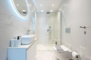 Luxury Athens Living 3BR with Balcony