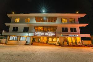 Treebo Regalia Comforts, 15 Mins From Abbey Waterfall