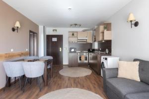 Deluxe One-Bedroom Apartment with Balcony  room in Apart Hotel Dream
