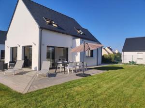 Grande maison neuve classée 4 étoiles à 300m de la mer